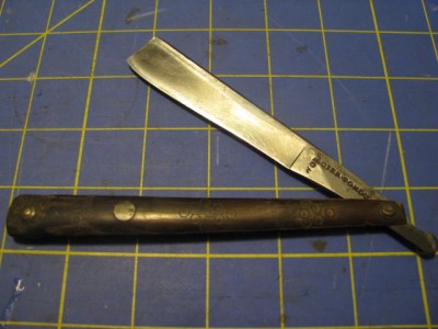 WolfAcierFonduRazor-w-Case&Strop-19.50 001.jpg