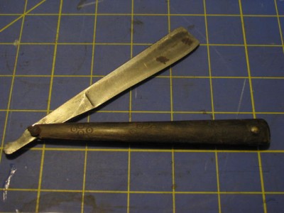 WolfAcierFonduRazor-w-Case&Strop-19.50 004.jpg