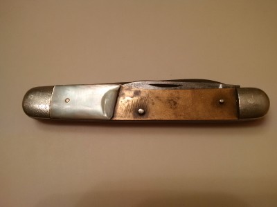 W.R. Case &amp; Sons 8387 gunstock whittler, pile side