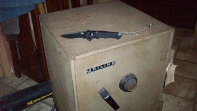 HK and safe 001.JPG