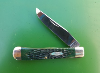 Case green bone single blade trapper.jpg