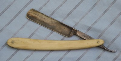 D. N. Walford Staight Razor 1.jpg
