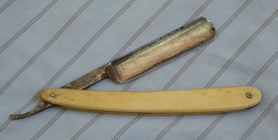 D. N. Walford Staight Razor 2.jpg