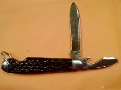 Laclede, jigged composition handles