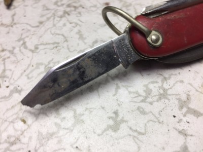 damaged small clip blade