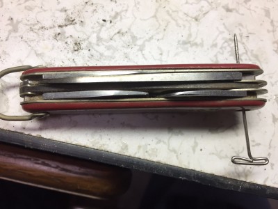 narrow diameter pin attempting to align blades