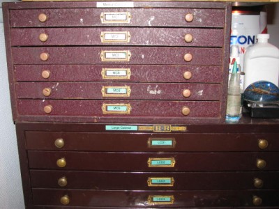 KnifeCabinets 001.jpg