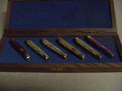This pic was suppose to be first. There is a set of 2 on the left and a set of 4 on the right. 72 of each set were made.