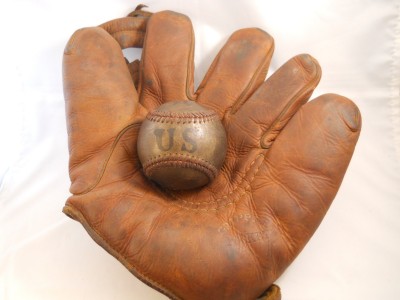 US Army Glove & Ball.JPG