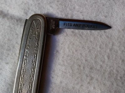 fits any pocket.jpg
