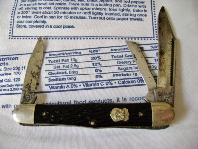 Camillus 1047 Scout - '60-'76 1st Class Shield - Open Mark.JPG