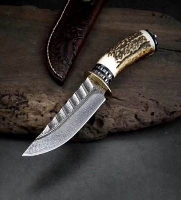 Jungle-Hunter-Damascus-5.7-inch-Blade-Fixed-Knives-Stag-Horn-Handle-600x663.jpg