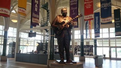 bb king, TN visitor center, memphis