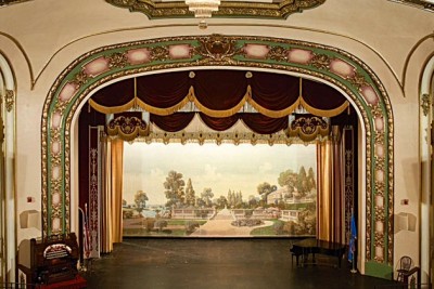 Coleman Theater stage - Wurlitzer console on left
