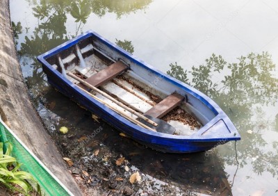 depositphotos_102939138-stock-photo-old-plastic-rowboat.jpg