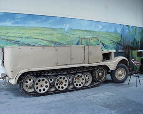 Der Panzer HalbTrack.jpg