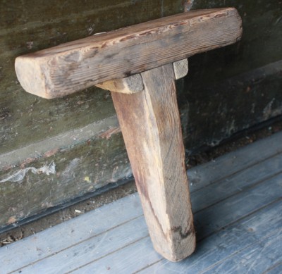 one-legged-stool-11.jpg