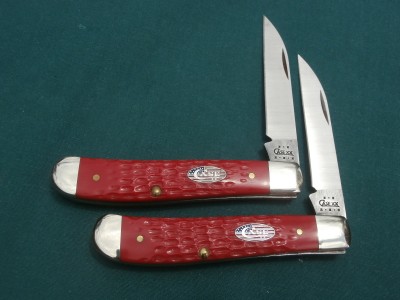 P8310011.JPG (1.04 MiB) Viewed 10391 times 2002 Case 6107 Jigged Red Delrin Wharncliffe Mini Trapper w/ Stars & Stripes Shield