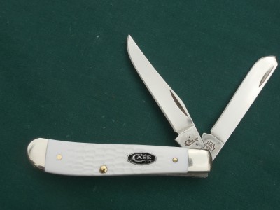 2018 Case 6207 White Synthetic w/ Black Shield