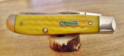 2010 Case Mini-Trapper 6207 SS Yellow with Shield.JPG