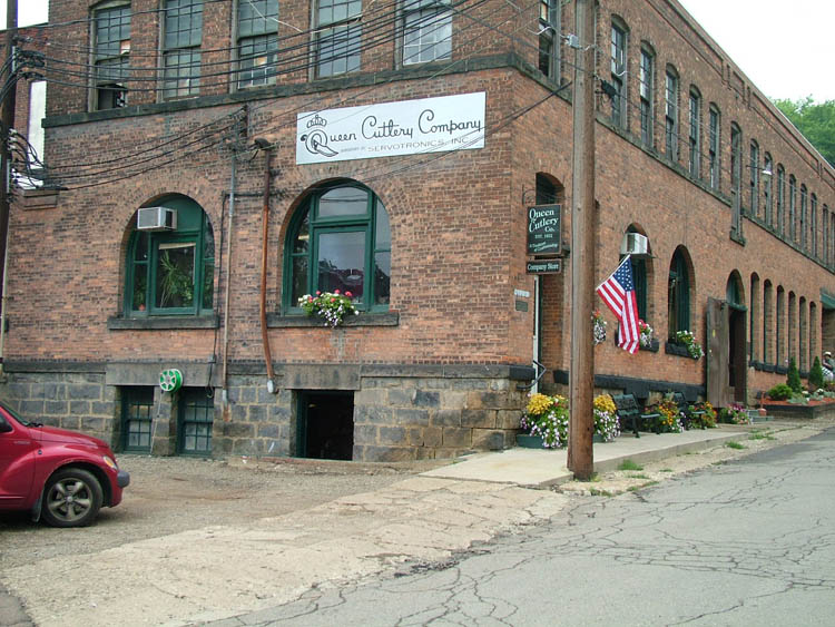 Queen_bldg.jpg