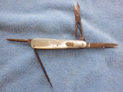 E.C. Simmons, 2 3/4"