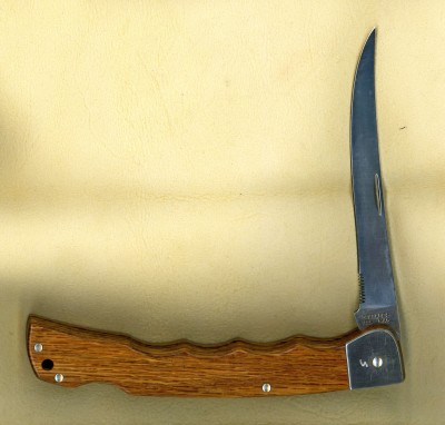 Also from a trade with Tom; a MA-5 fillet knife. This is one of the prettiest wood handled Schrades I have seen! I love it!