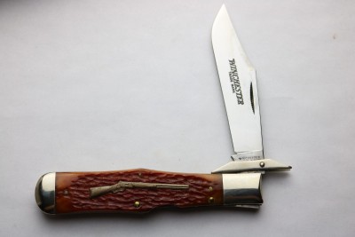 Winchester USA W 15 19109 1_2 1994 BO Burnt Orange Bone Coke Bottle Swing Guard 002.jpg