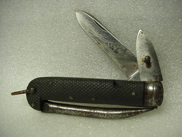 IXL G. Wostenholm, Military issue