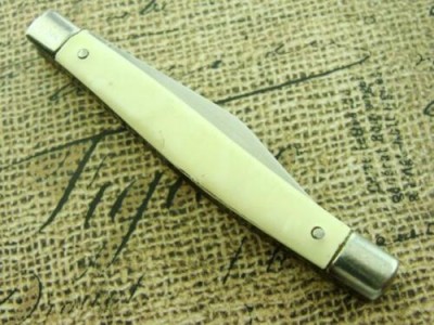 Imperial Celluloid Pearl Slim Jack 006.jpg