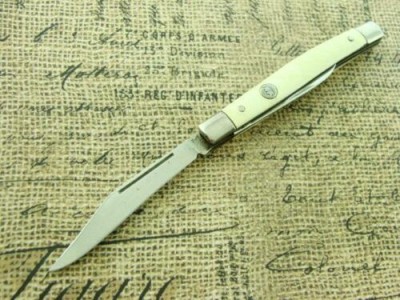 Imperial Celluloid Pearl Slim Jack 007.jpg