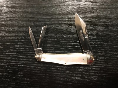 Rare pearl R6834 .