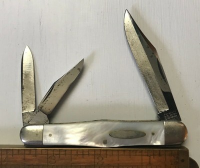 1915 Camillus pearl Whittler.jpg