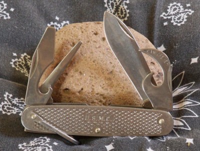 Camillus Mod 1763 USMC Demo Knife 1996.JPG