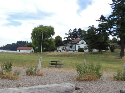Looking back at the Lighthouse keepers house.