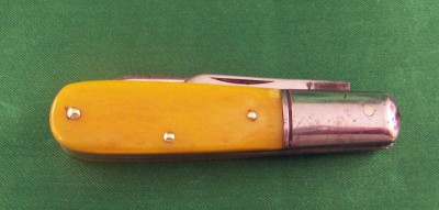 A Schrade Cut Co. Barlow with smooth bone