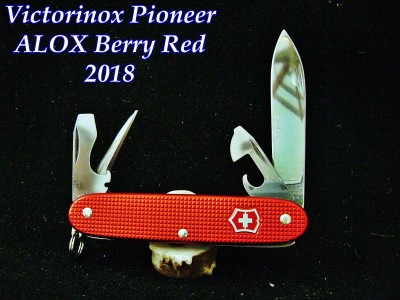 Victorinox Pioneer ALOX Berry Red - Labeled.JPG