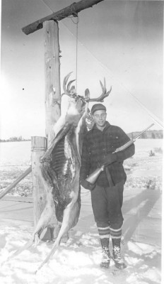 old whitetail photo001.jpg
