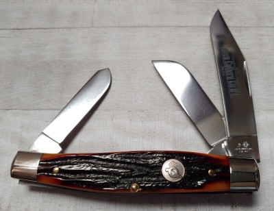 Queen #49 D2 steel large stockman amber carved stag bone