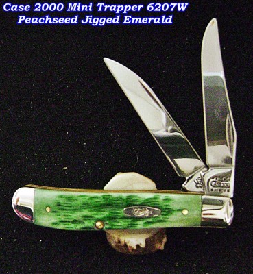 W - Case 2000 Mini Trapper 6207W Peachseed Jigged Emerald - Labeled.jpg