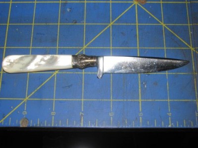 UnmarkedPearlKnickerKnife.JPG