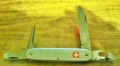 Victorinox Soldier - 1961 Design.jpg
