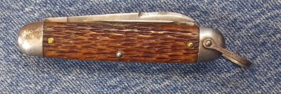 Schrade Cut Co Peachseed Bone Camper f.jpg