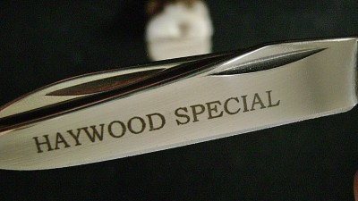 Case 2000 Mini-Trapper 6207W SSMOld Red Smooth Bone Haywood Special - Blade Etch.JPG