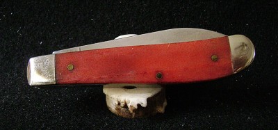 Case 2000 Mini-Trapper 6207W SSMOld Red Smooth Bone Haywood Special - Pile Closed.JPG