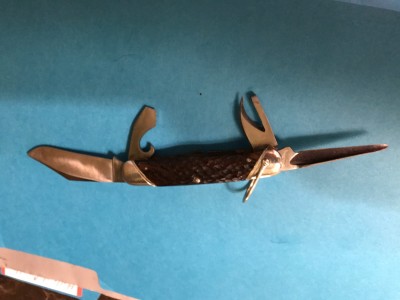 Very rare knife. This knife was photographed on page 443 of Jim Sargents 6th edition.