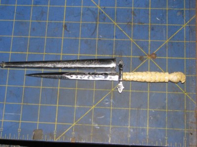 Daggers 002.jpg