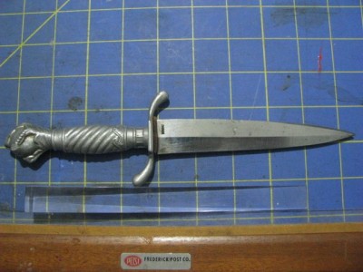 PICKoriumDagger$9 002.jpg