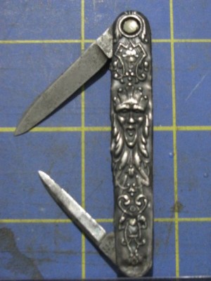 Drawer15AutoKnives2019 021.jpg