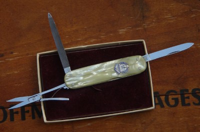 Schrade Walden Chrysler award lobster open.jpg